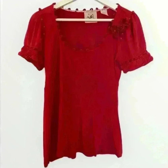 Anthropologie Red Blouse Short Sleeve Shirt size Small Flower Button Accents - Picture 1 of 11